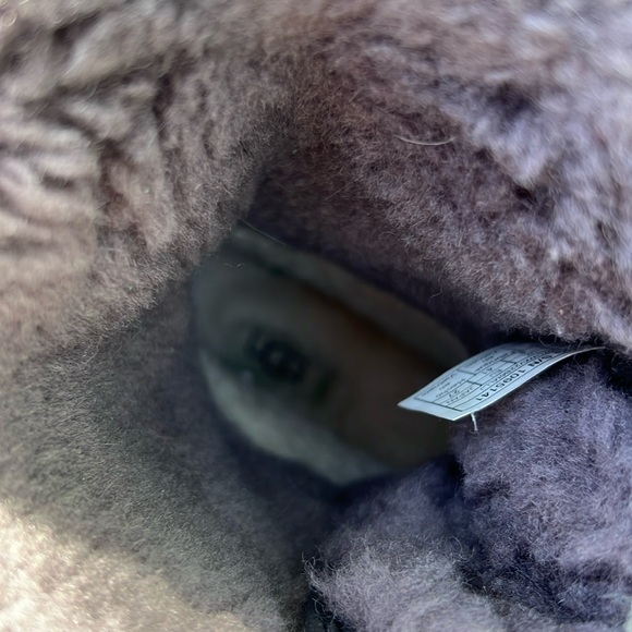 UGG WATERPROOF DRY TECH - Picture 11 of 16